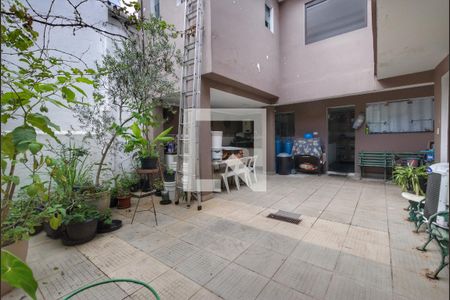 Casa à venda com 250m², 4 quartos e 5 vagasQuintal fundos