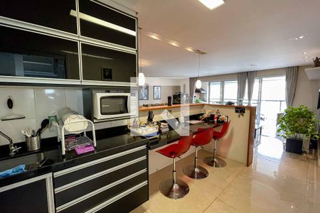 Apartamento à venda com 105m², 2 quartos e 2 vagasCozinha