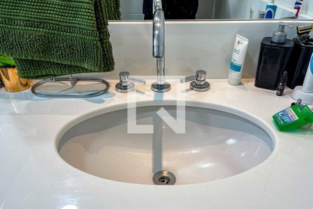 Apartamento à venda com 105m², 2 quartos e 2 vagasBanheiro da Suíte