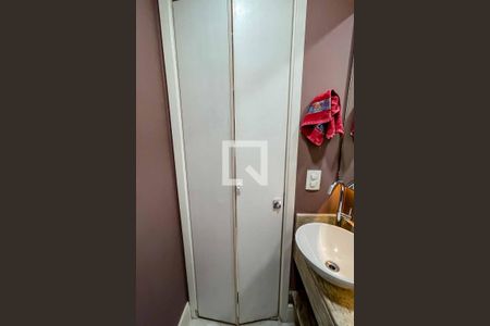 Apartamento à venda com 105m², 2 quartos e 2 vagasLavabo