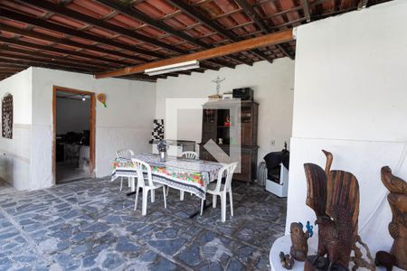 Casa à venda com 360m², 5 quartos e 3 vagasQuintal