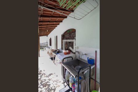 Casa à venda com 360m², 5 quartos e 3 vagasÁrea de serviço 