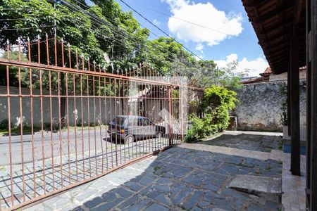 Casa à venda com 360m², 5 quartos e 3 vagasEntrada