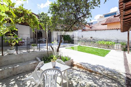 Casa à venda com 360m², 5 quartos e 3 vagasQuintal