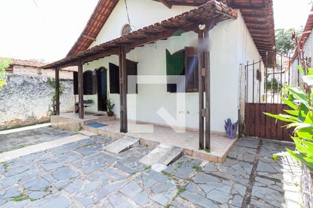 Casa à venda com 360m², 5 quartos e 3 vagasEntrada