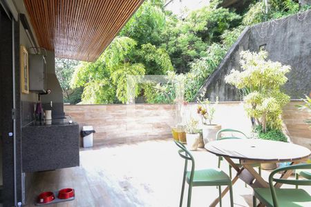 Apartamento à venda com 170m², 3 quartos e 1 vaga Apartamento à venda com 170m², 3 quartos e 1 vagaCobertura