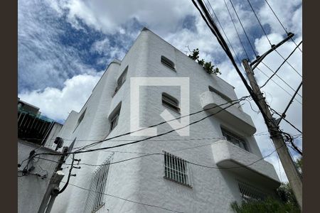 Apartamento à venda com 170m², 3 quartos e 1 vaga Apartamento à venda com 170m², 3 quartos e 1 vagaFachada