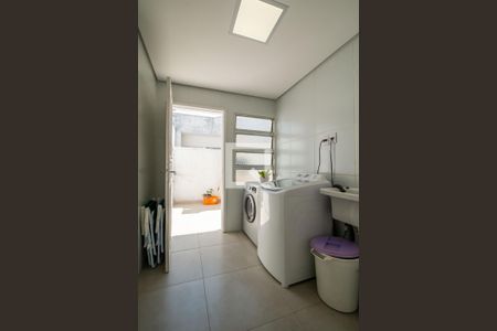 Apartamento à venda com 121m², 2 quartos e 1 vaga Apartamento à venda com 121m², 2 quartos e 1 vagaÁrea de Serviço