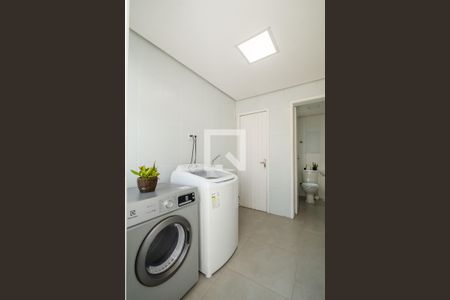 Apartamento à venda com 121m², 2 quartos e 1 vaga Apartamento à venda com 121m², 2 quartos e 1 vagaÁrea de Serviço