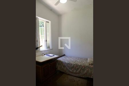 Casa à venda com 1330m², 3 quartos e 3 vagas Casa à venda com 1330m², 3 quartos e 3 vagasQuarto serviço 2