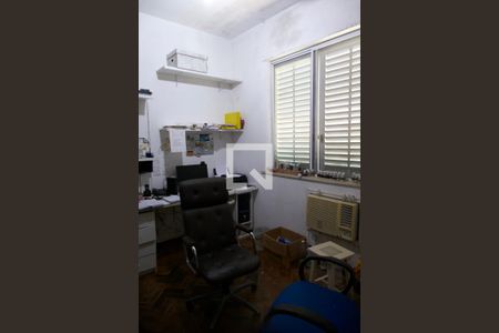 Casa à venda com 1330m², 3 quartos e 3 vagas Casa à venda com 1330m², 3 quartos e 3 vagasQuarto serviço 1