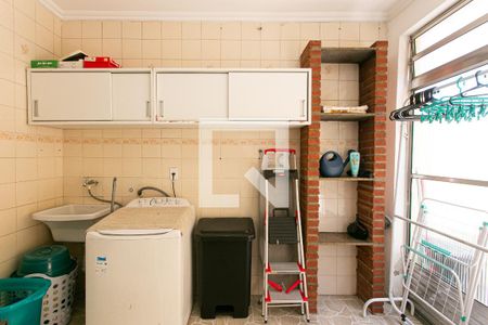 Casa à venda com 220m², 3 quartos e 6 vagas Casa à venda com 220m², 3 quartos e 6 vagasÁrea de Serviço