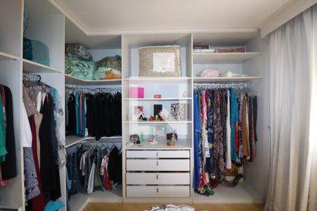Apartamento para alugar com 130m², 2 quartos e 3 vagasCloset do Quarto 2
