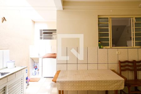 Casa à venda com 150m², 3 quartos e 1 vagaVista