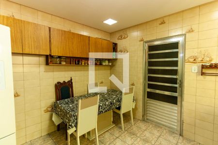 Casa à venda com 190m², 3 quartos e 2 vagasCozinha