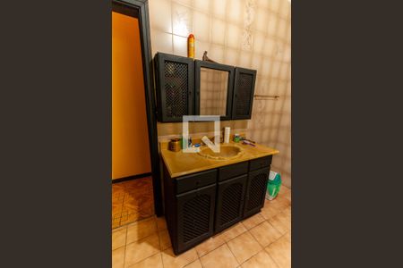 Casa à venda com 190m², 3 quartos e 2 vagasBanheiro 2