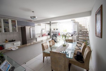 Casa à venda com 154m², 4 quartos e 1 vaga Casa à venda com 154m², 4 quartos e 1 vagaSala de Jantar