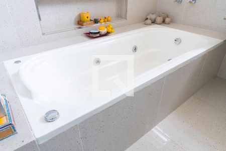 Apartamento à venda com 107m², 2 quartos e 1 vaga Apartamento à venda com 107m², 2 quartos e 1 vagaBanheiro Detalhe