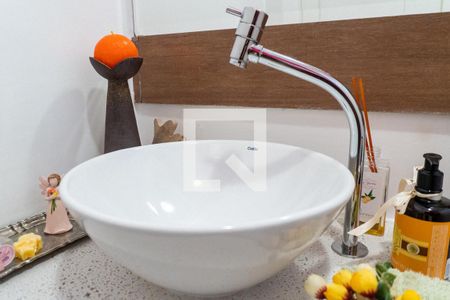 Apartamento à venda com 107m², 2 quartos e 1 vaga Apartamento à venda com 107m², 2 quartos e 1 vagaLavabo Detalhe