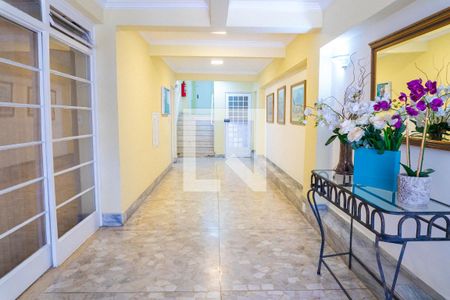 Apartamento à venda com 107m², 2 quartos e 1 vaga Apartamento à venda com 107m², 2 quartos e 1 vagaHall de entrada