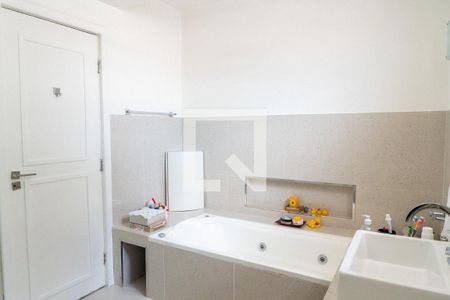 Apartamento à venda com 107m², 2 quartos e 1 vaga Apartamento à venda com 107m², 2 quartos e 1 vagaBanheiro