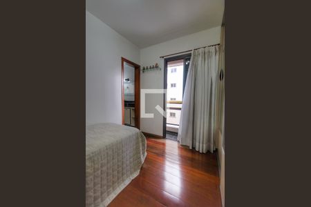 Apartamento à venda com 324m², 4 quartos e 3 vagasQuarto 4