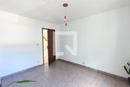 Sala de apartamento para alugar com 3 quartos, 74m² em Vila Marieta, Campinas