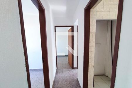 Corredor quartos  de apartamento para alugar com 3 quartos, 74m² em Vila Marieta, Campinas