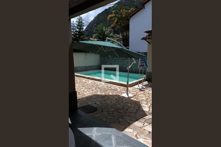 Casa de condomínio à venda com 120m², 3 quartos e 2 vagas Casa de condomínio à venda com 120m², 3 quartos e 2 vagasPiscina