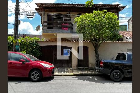 Casa de condomínio à venda com 120m², 3 quartos e 2 vagas Casa de condomínio à venda com 120m², 3 quartos e 2 vagasFachada