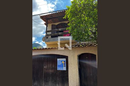 Casa de condomínio à venda com 120m², 3 quartos e 2 vagas Casa de condomínio à venda com 120m², 3 quartos e 2 vagasFachada