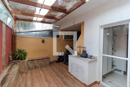 Casa de condomínio à venda com 100m², 3 quartos e 2 vagasQuintal