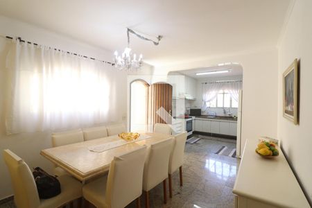 Casa à venda com 275m², 3 quartos e 6 vagasCozinha 