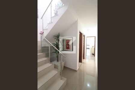 Casa à venda com 275m², 3 quartos e 6 vagasEscada