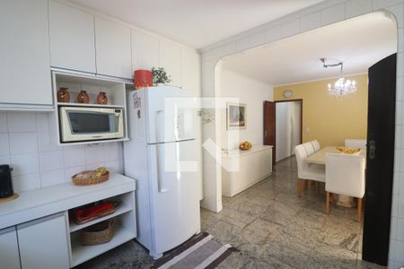 Casa à venda com 275m², 3 quartos e 6 vagasCozinha 