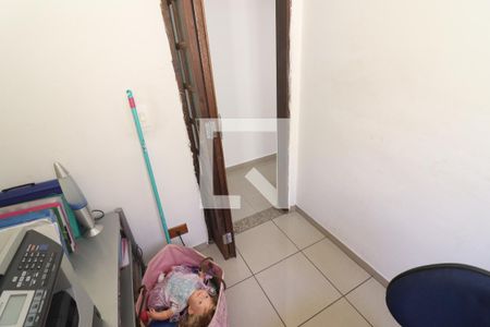 Casa à venda com 275m², 3 quartos e 6 vagasEscritório