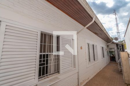 Casa à venda com 250m², 4 quartos e 2 vagas Casa à venda com 250m², 4 quartos e 2 vagasQuintal
