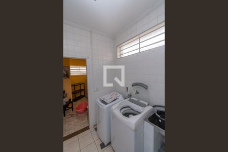 Casa à venda com 250m², 4 quartos e 2 vagas Casa à venda com 250m², 4 quartos e 2 vagasÁrea de Serviço
