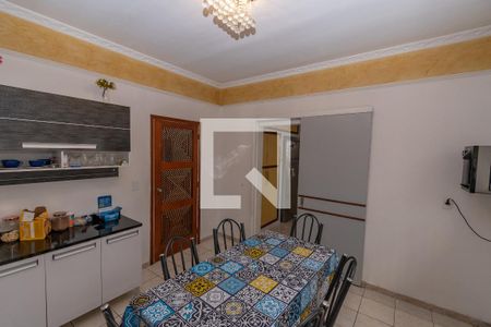 Casa à venda com 250m², 4 quartos e 2 vagas Casa à venda com 250m², 4 quartos e 2 vagasSala de Jantar