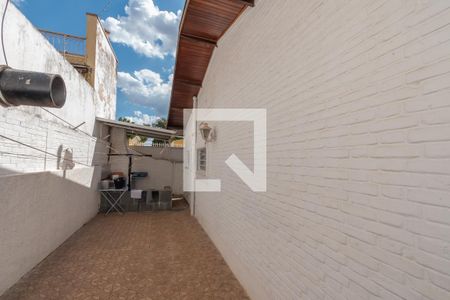 Casa à venda com 250m², 4 quartos e 2 vagas Casa à venda com 250m², 4 quartos e 2 vagasQuintal