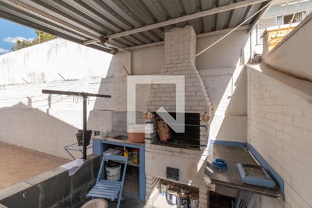 Casa à venda com 250m², 4 quartos e 2 vagas Casa à venda com 250m², 4 quartos e 2 vagasChurrasqueira