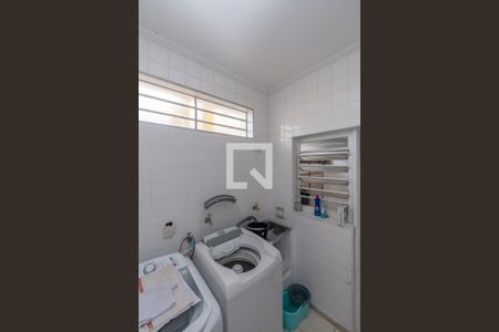 Casa à venda com 250m², 4 quartos e 2 vagas Casa à venda com 250m², 4 quartos e 2 vagasÁrea de Serviço