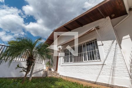 Casa à venda com 250m², 4 quartos e 2 vagas Casa à venda com 250m², 4 quartos e 2 vagasJardim