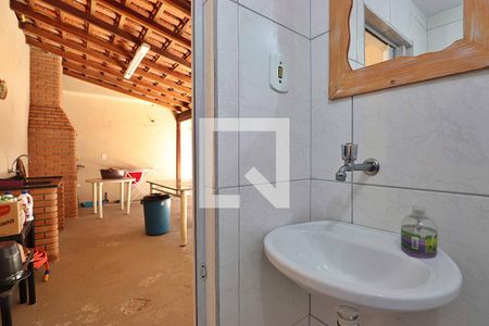 Casa à venda com 90m², 2 quartos e 2 vagasBanheiro de serviço