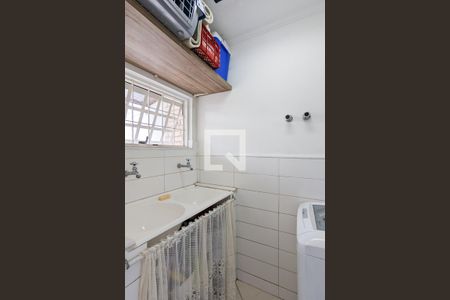 Casa à venda com 205m², 3 quartos e 2 vagas Casa à venda com 205m², 3 quartos e 2 vagasÁrea de serviço