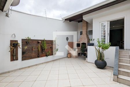 Casa à venda com 205m², 3 quartos e 2 vagas Casa à venda com 205m², 3 quartos e 2 vagasChurrasqueira