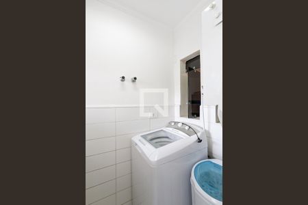 Casa à venda com 205m², 3 quartos e 2 vagas Casa à venda com 205m², 3 quartos e 2 vagasÁrea de serviço