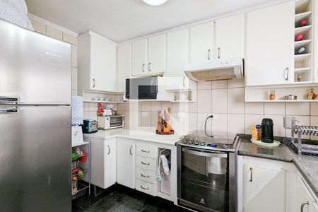 Casa à venda com 205m², 3 quartos e 2 vagas Casa à venda com 205m², 3 quartos e 2 vagasCozinha