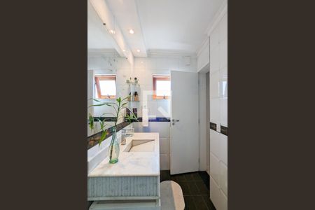 Casa à venda com 205m², 3 quartos e 2 vagas Casa à venda com 205m², 3 quartos e 2 vagasBanheiro da suíte 1