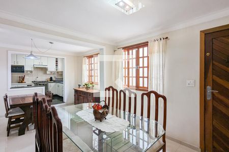 Casa à venda com 205m², 3 quartos e 2 vagas Casa à venda com 205m², 3 quartos e 2 vagasCopa